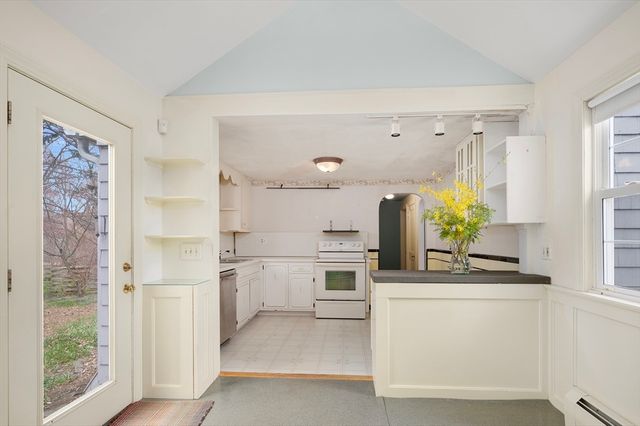 210 Pleasant St, Seekonk, MA 02771
