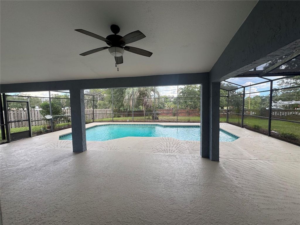 Image 4 of property listing at 1206 CORNERSTONE COURT, Orlando, FL 32835