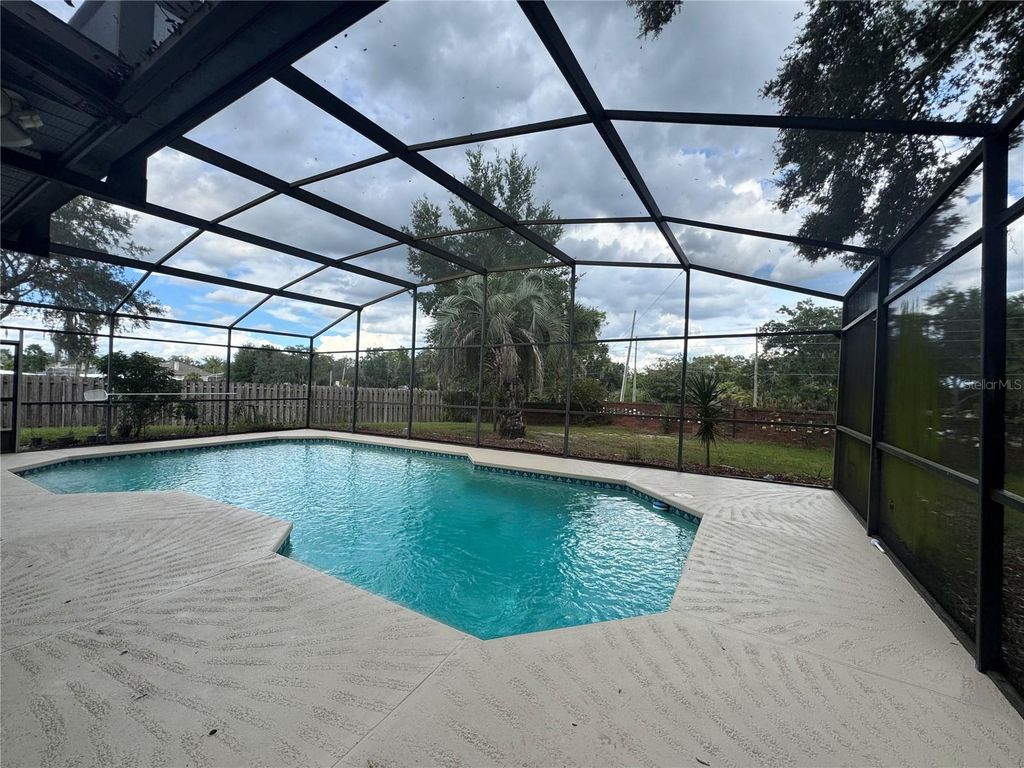 Image 5 of property listing at 1206 CORNERSTONE COURT, Orlando, FL 32835