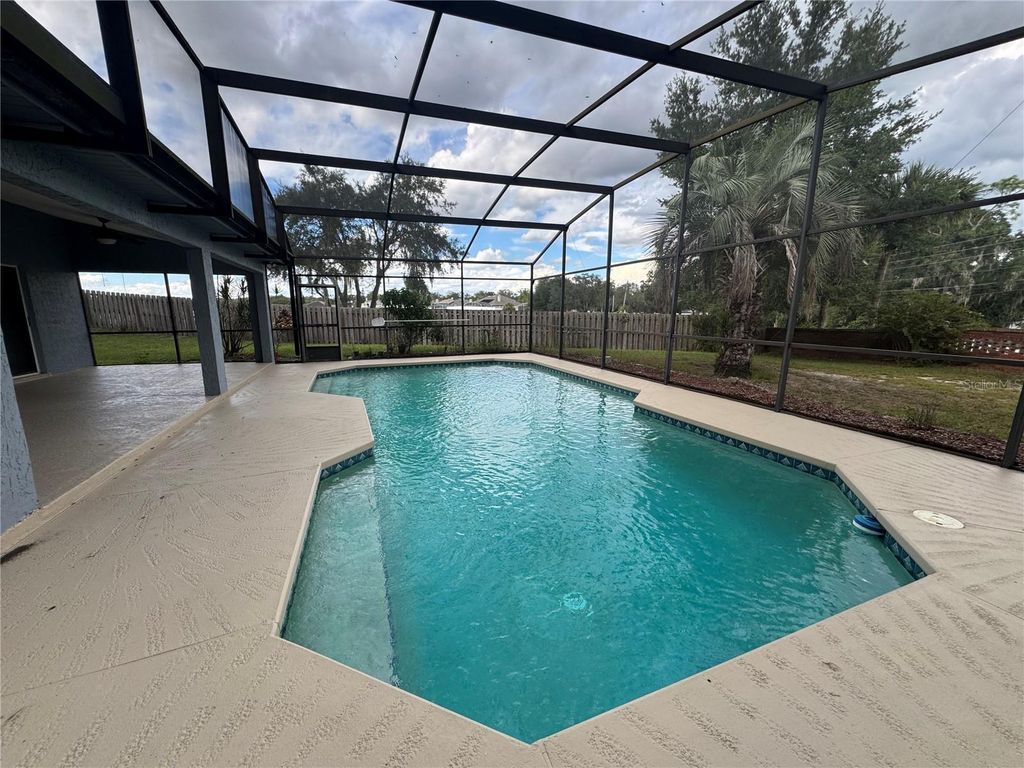 Image 6 of property listing at 1206 CORNERSTONE COURT, Orlando, FL 32835