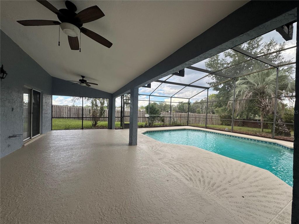 Image 10 of property listing at 1206 CORNERSTONE COURT, Orlando, FL 32835