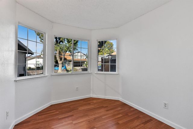 3589 Binghamton Dr, Sacramento, CA 95834