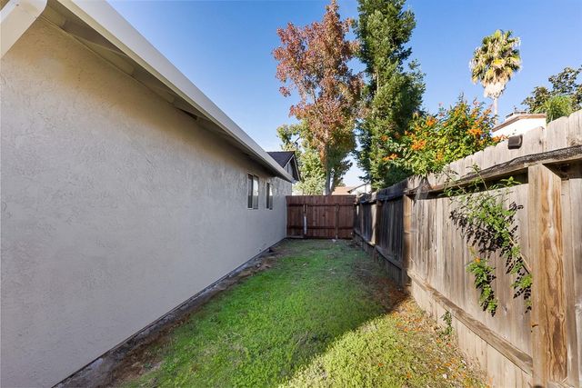 3589 Binghamton Dr, Sacramento, CA 95834