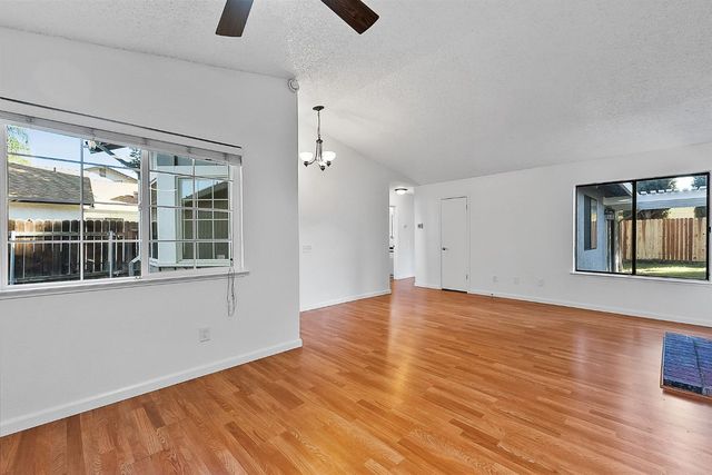 3589 Binghamton Dr, Sacramento, CA 95834