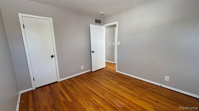 28758 Leona Street, Garden City, MI 48135