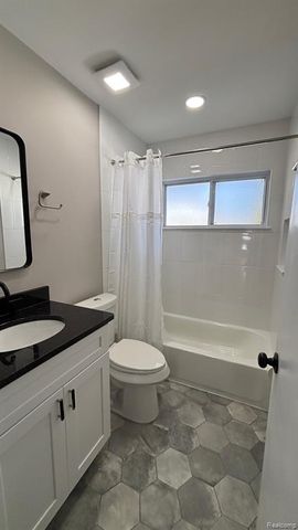 28758 Leona Street, Garden City, MI 48135