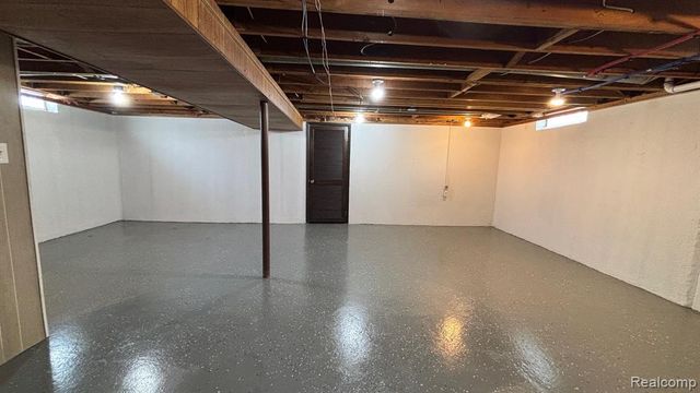 28758 Leona Street, Garden City, MI 48135