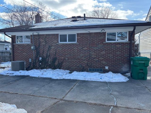 28758 Leona Street, Garden City, MI 48135