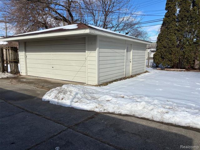 28758 Leona Street, Garden City, MI 48135