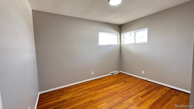 28758 Leona Street, Garden City, MI 48135