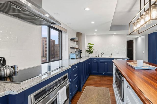 803 W 48th Street 706, Kansas City, MO 64112