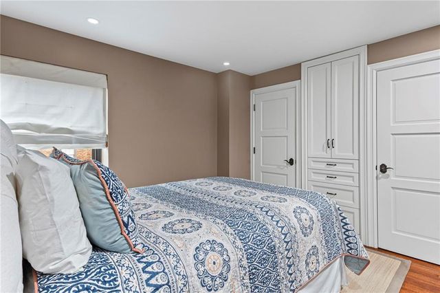 803 W 48th Street 706, Kansas City, MO 64112