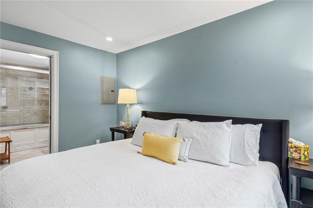 803 W 48th Street 706, Kansas City, MO 64112