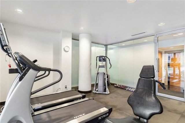 803 W 48th Street 706, Kansas City, MO 64112