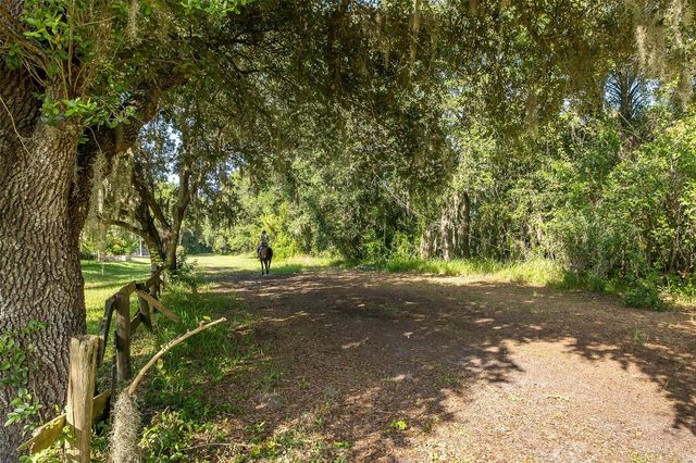 2880 WATERS EDGE ROAD, Palm Harbor, FL 34685