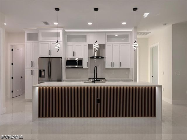 4563 45TH AVE NE, Naples, FL 34120