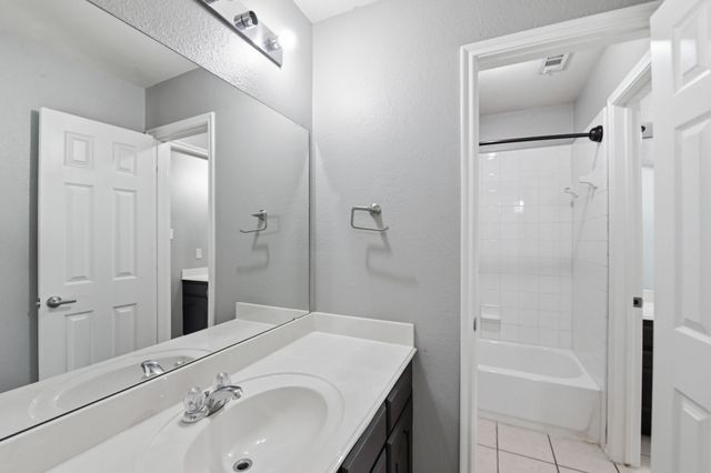 2120 New Holland Drive, Rockwall, TX 75032