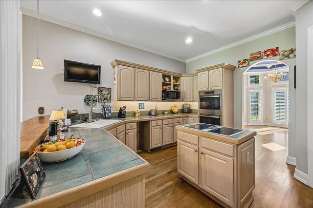 7661 SPIRIT LAKE CV, Memphis, TN 38016