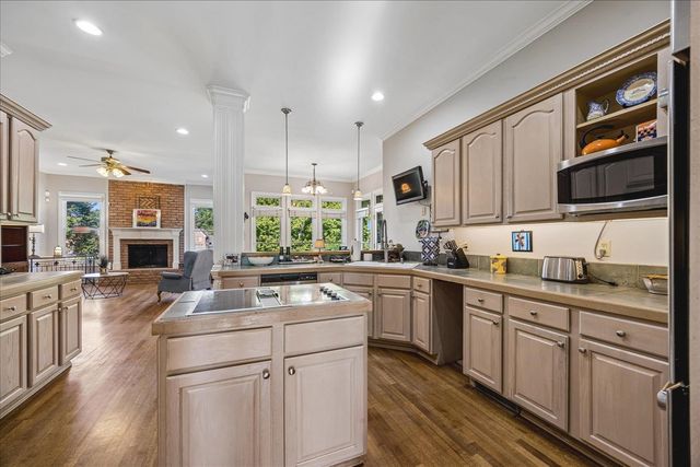 7661 SPIRIT LAKE CV, Memphis, TN 38016