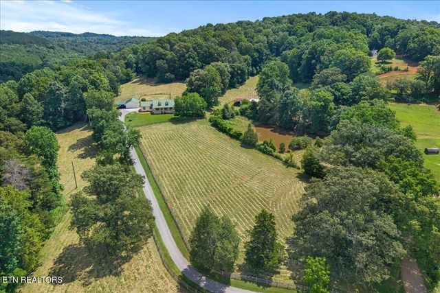 982 Wilson Station Road, Englewood, TN 37329