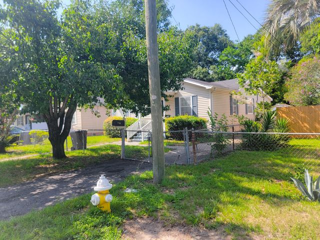 2213 Suffolk Street, North Charleston, SC 29405
