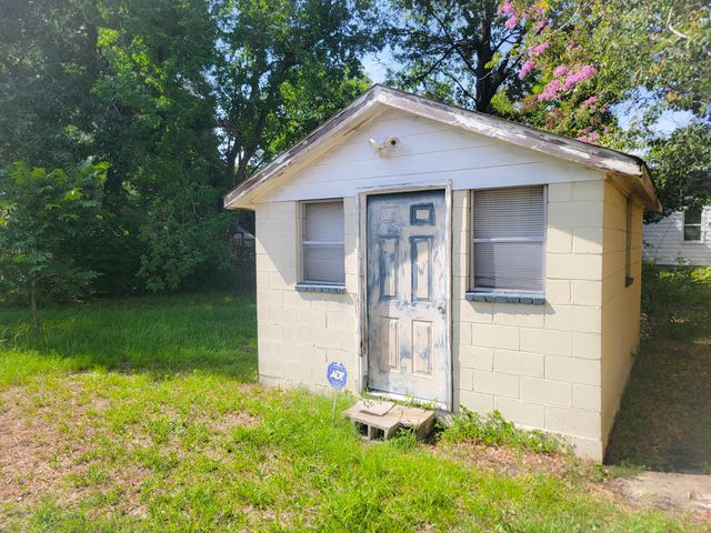 2213 Suffolk Street, North Charleston, SC 29405