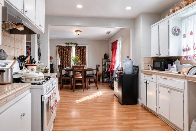 4585 E Balch Avenue, Fresno, CA 93702