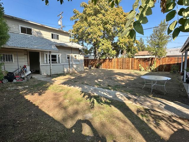 4585 E Balch Avenue, Fresno, CA 93702