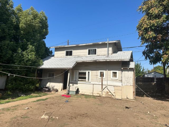 4585 E Balch Avenue, Fresno, CA 93702