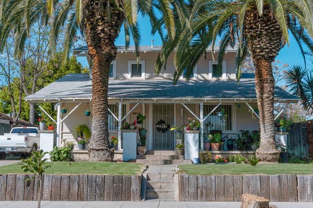 4585 E Balch Avenue, Fresno, CA 93702