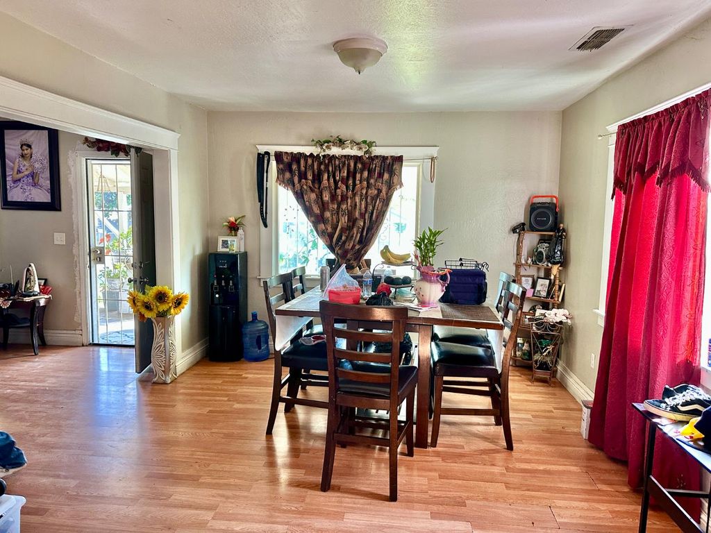 Image 8 of property listing at 4585 E Balch Avenue, Fresno, CA 93702