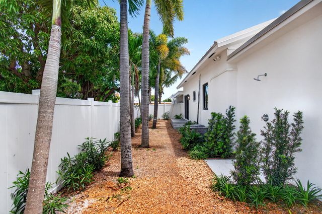 517 NW 1st Street, Delray Beach, FL 33444