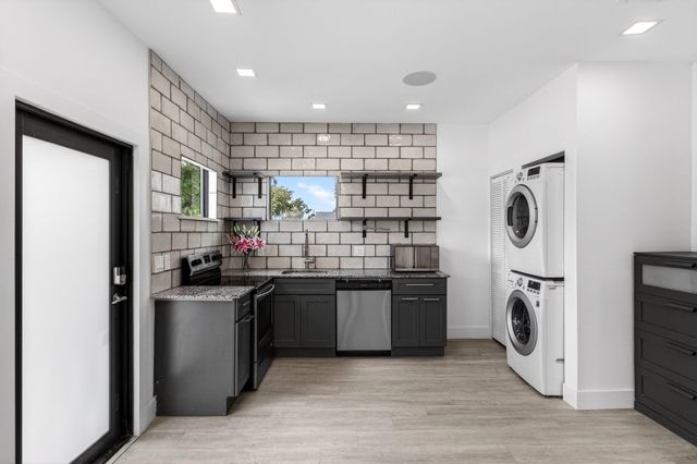 517 NW 1st Street, Delray Beach, FL 33444