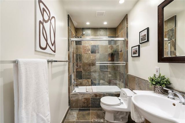 740 N Kings Road 208, Los Angeles, CA 90069