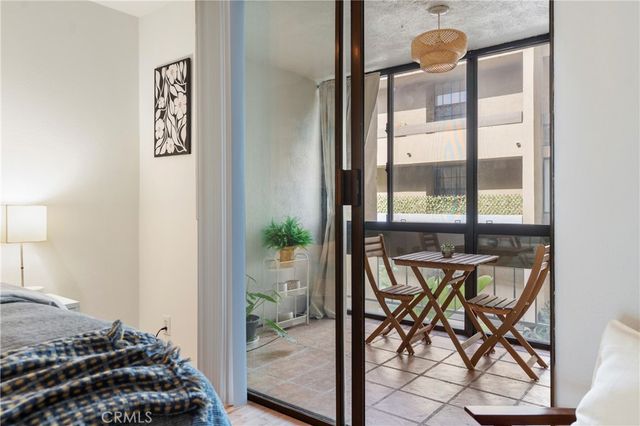 740 N Kings Road 208, Los Angeles, CA 90069