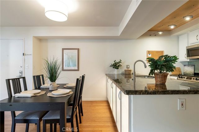 740 N Kings Road 208, Los Angeles, CA 90069