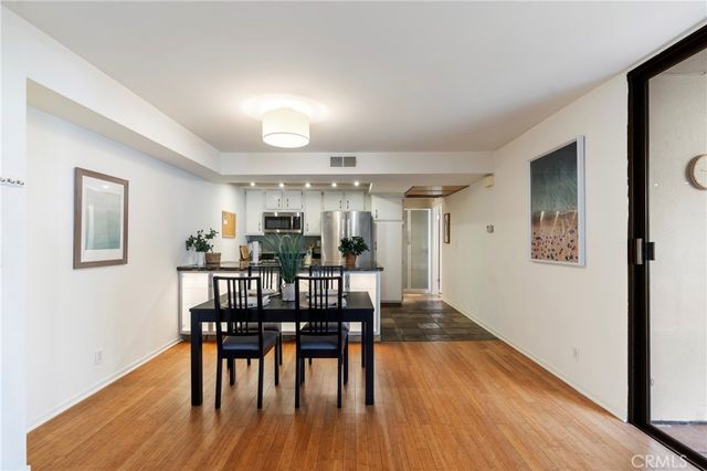 740 N Kings Road 208, Los Angeles, CA 90069