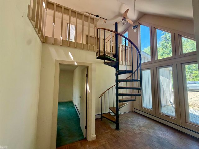 11820 Big Lake Road, Springfield Twp, MI 48350