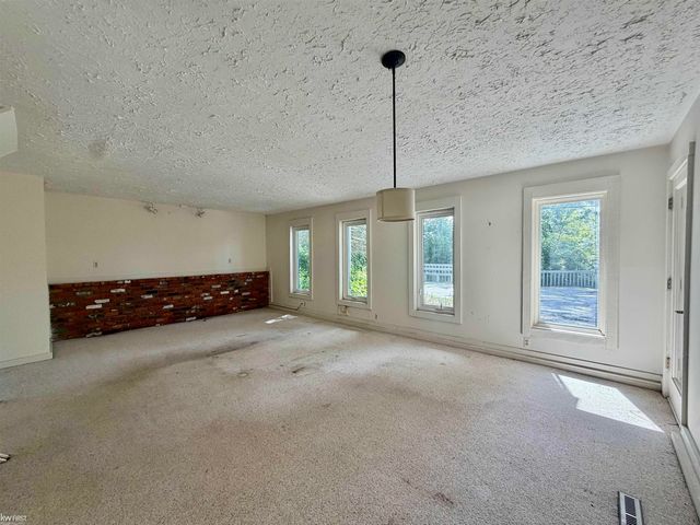11820 Big Lake Road, Springfield Twp, MI 48350