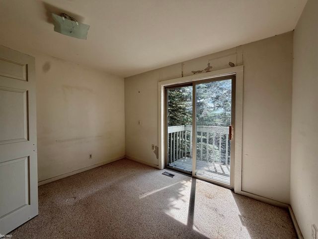 11820 Big Lake Road, Springfield Twp, MI 48350