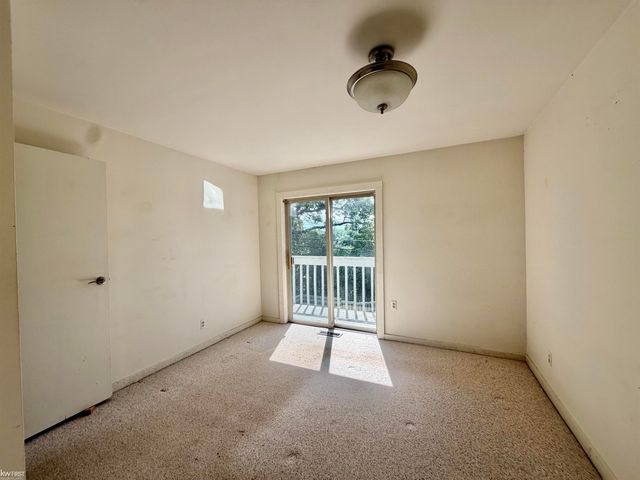 11820 Big Lake Road, Springfield Twp, MI 48350