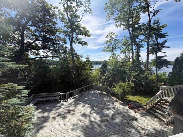 11820 Big Lake Road, Springfield Twp, MI 48350
