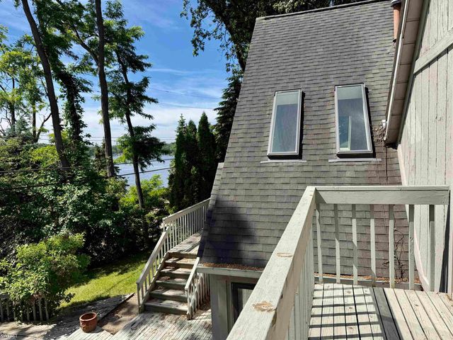 11820 Big Lake Road, Springfield Twp, MI 48350