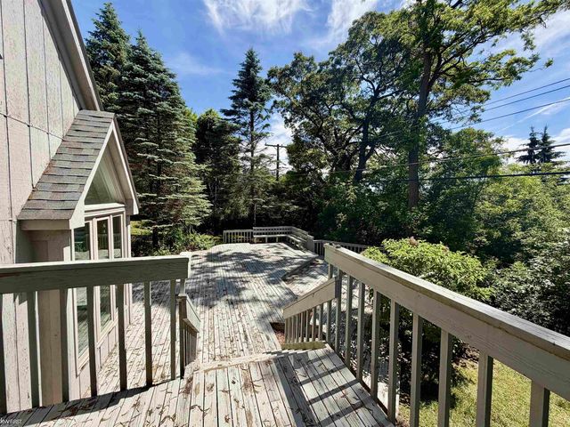 11820 Big Lake Road, Springfield Twp, MI 48350