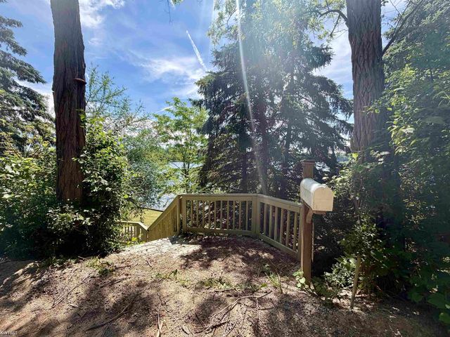 11820 Big Lake Road, Springfield Twp, MI 48350