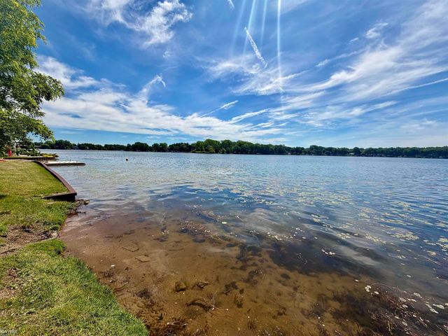 11820 Big Lake Road, Springfield Twp, MI 48350