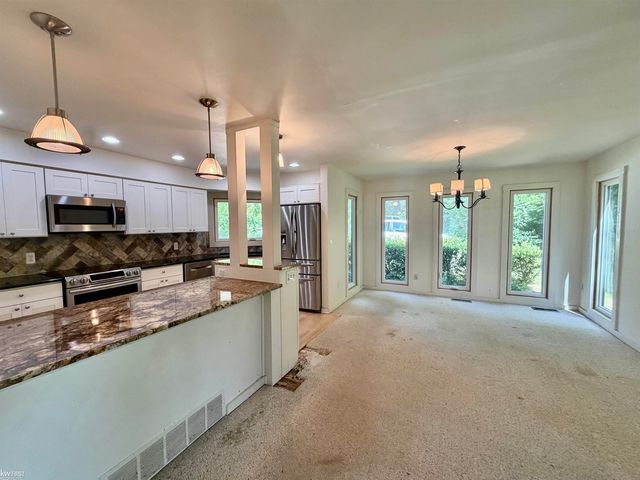 11820 Big Lake Road, Springfield Twp, MI 48350