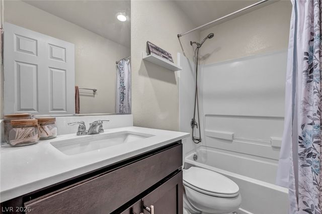 10283 Massachusetts, Las Vegas, NV 89141