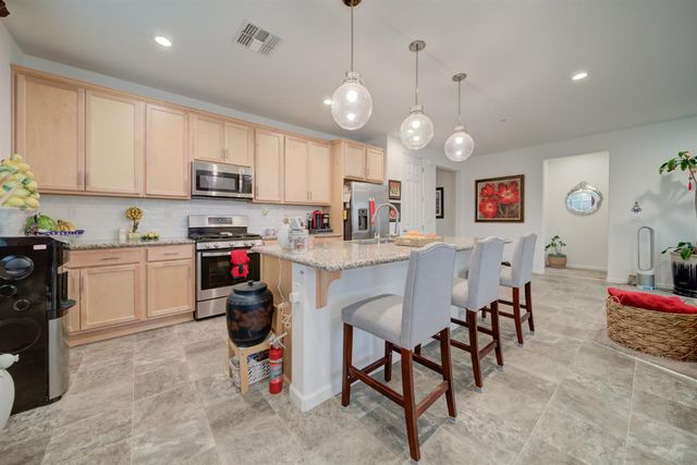 8801 Prelude Way, Elk Grove, CA 95757