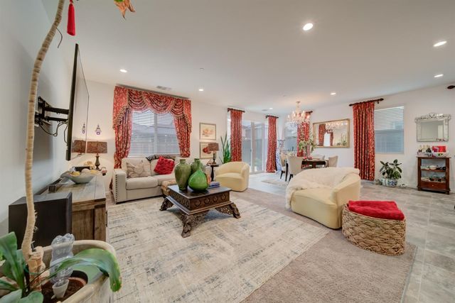 8801 Prelude Way, Elk Grove, CA 95757